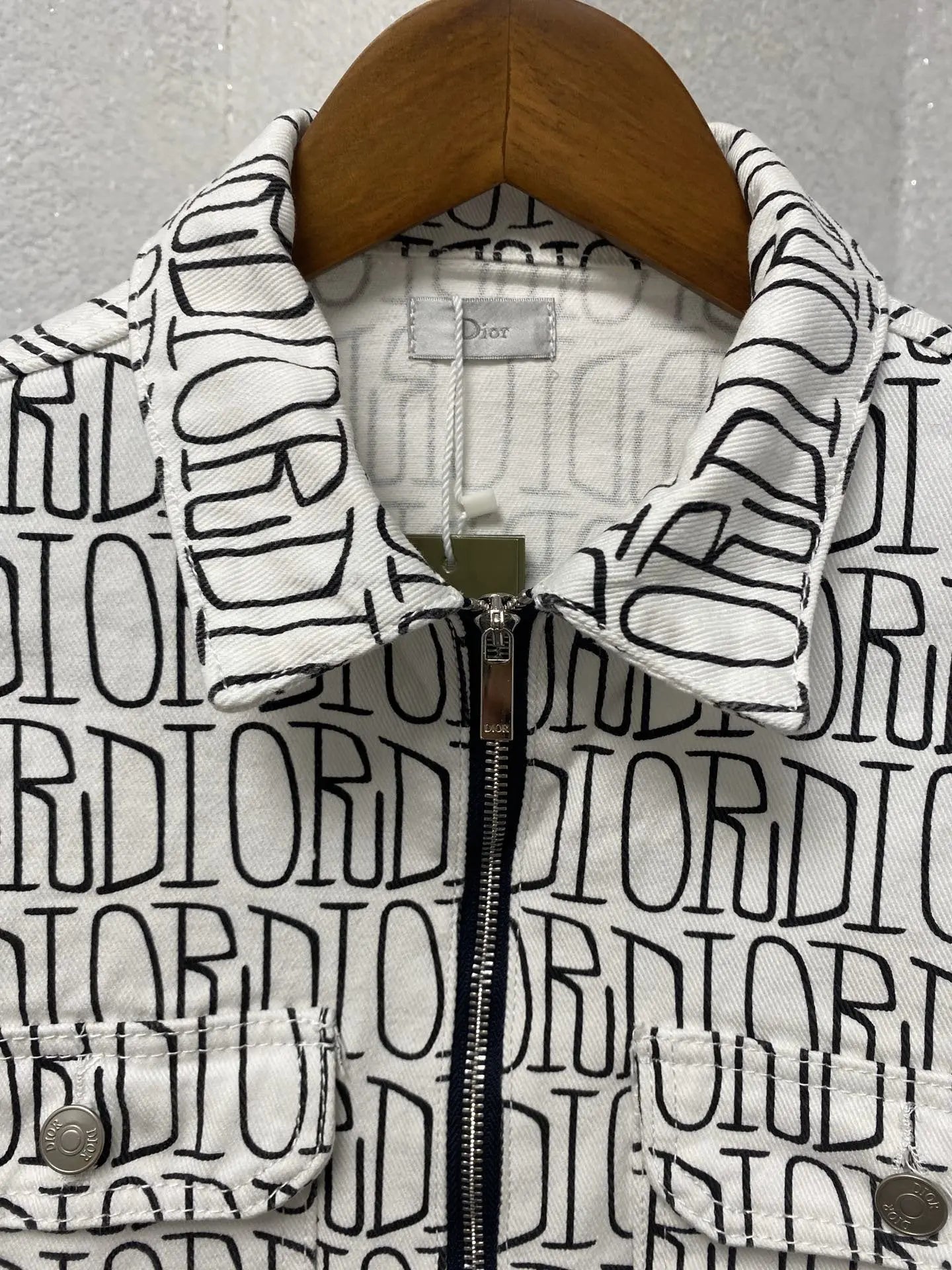 DIOR - JACKET - https://treadfitpro.com/