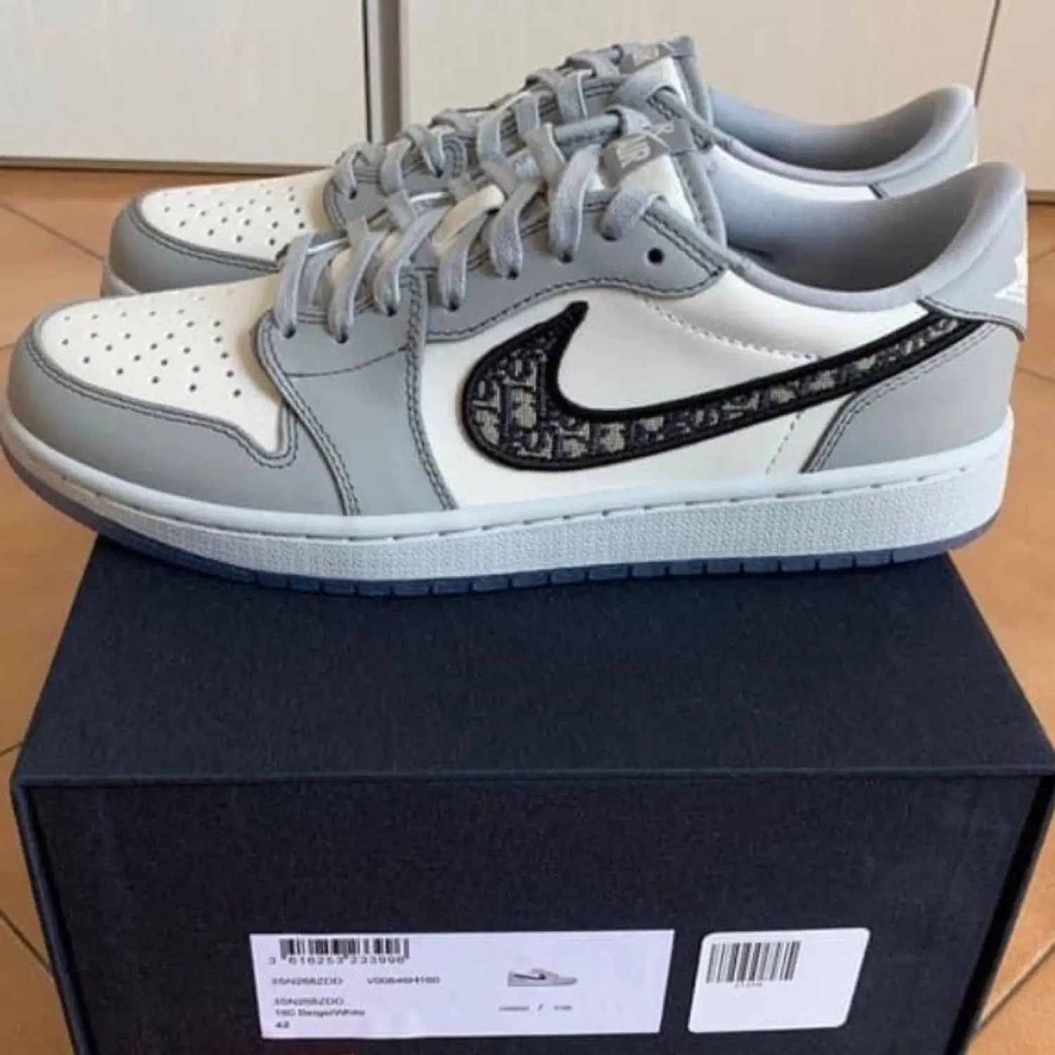 DIOR X NIKE - AIR JORDAN 1 LOW - https://treadfitpro.com/