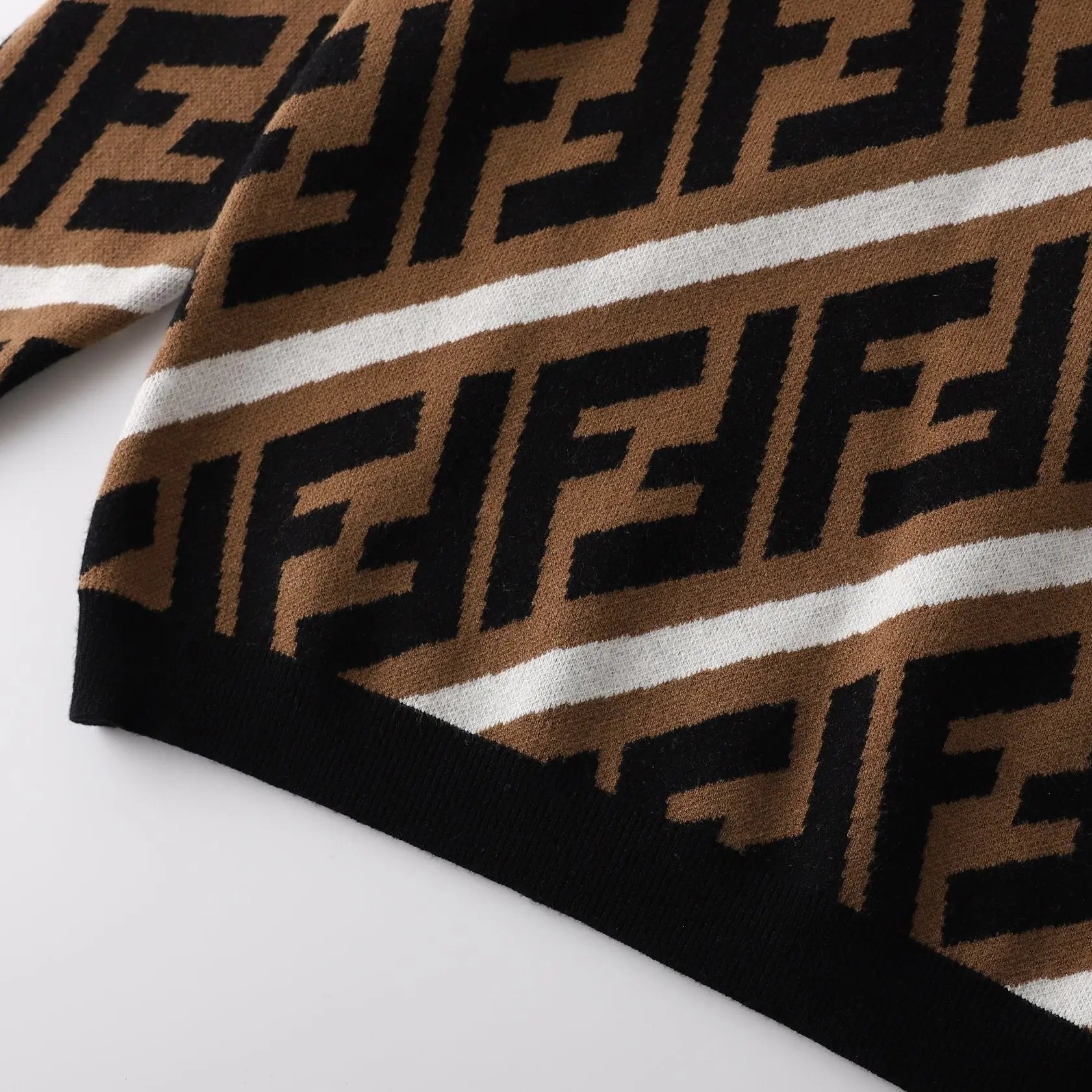 FENDI - SWEATSHIRT - https://treadfitpro.com/