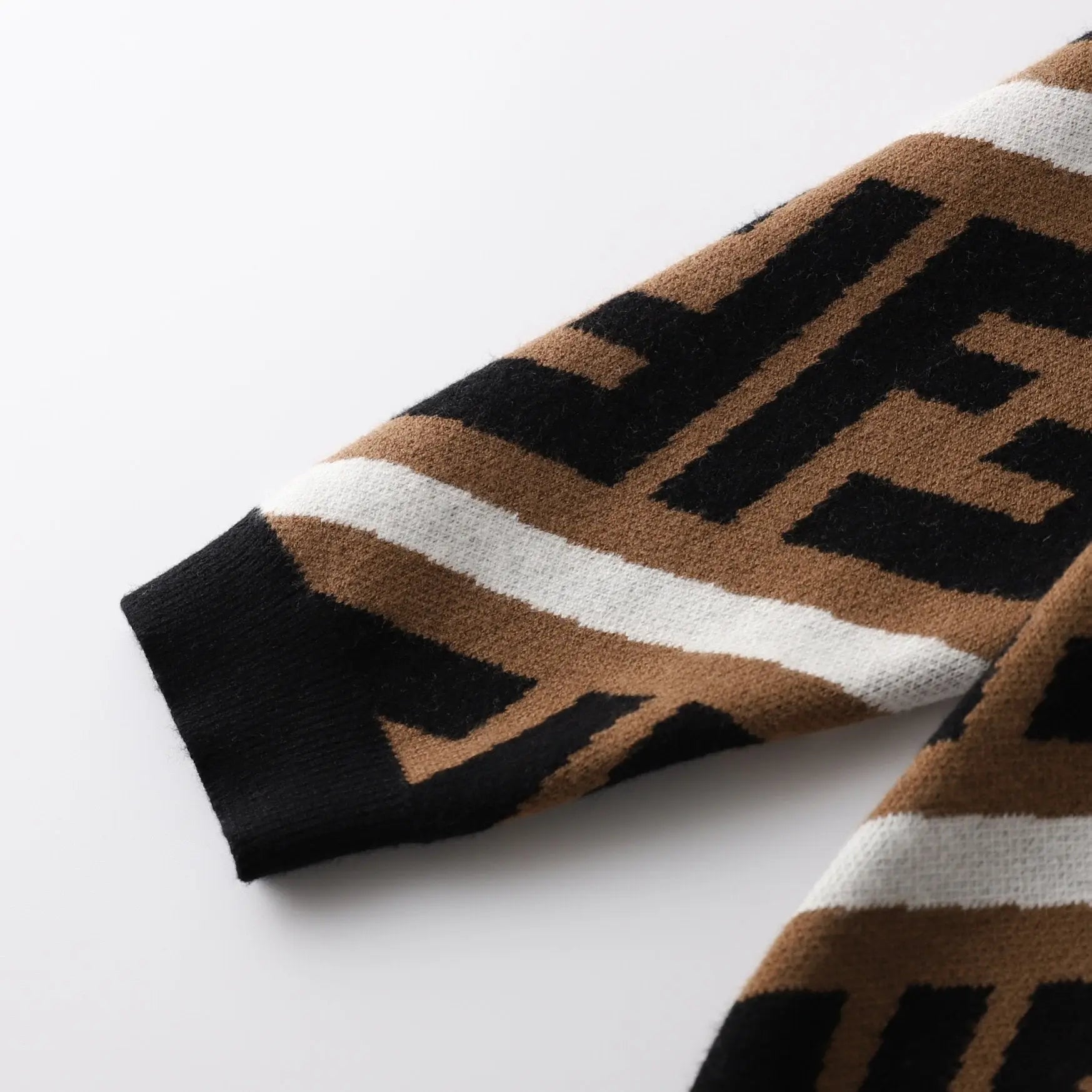 FENDI - SWEATSHIRT - https://treadfitpro.com/