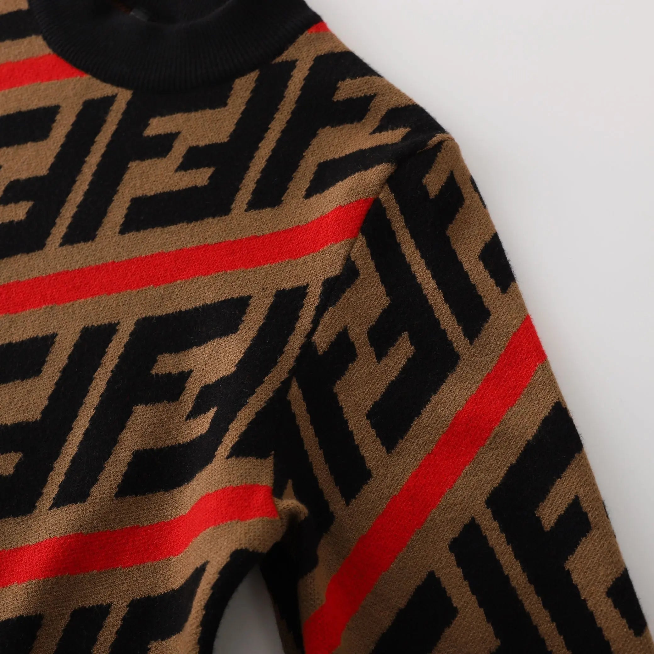 FENDI - SWEATSHIRT - https://treadfitpro.com/