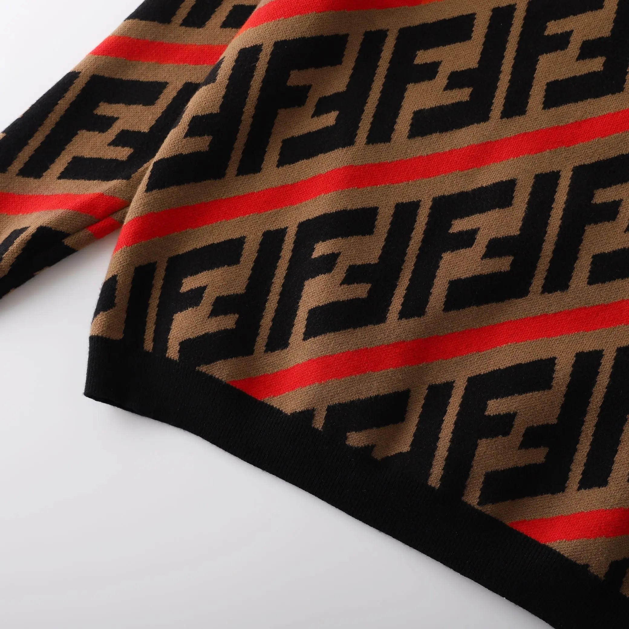 FENDI - SWEATSHIRT - https://treadfitpro.com/