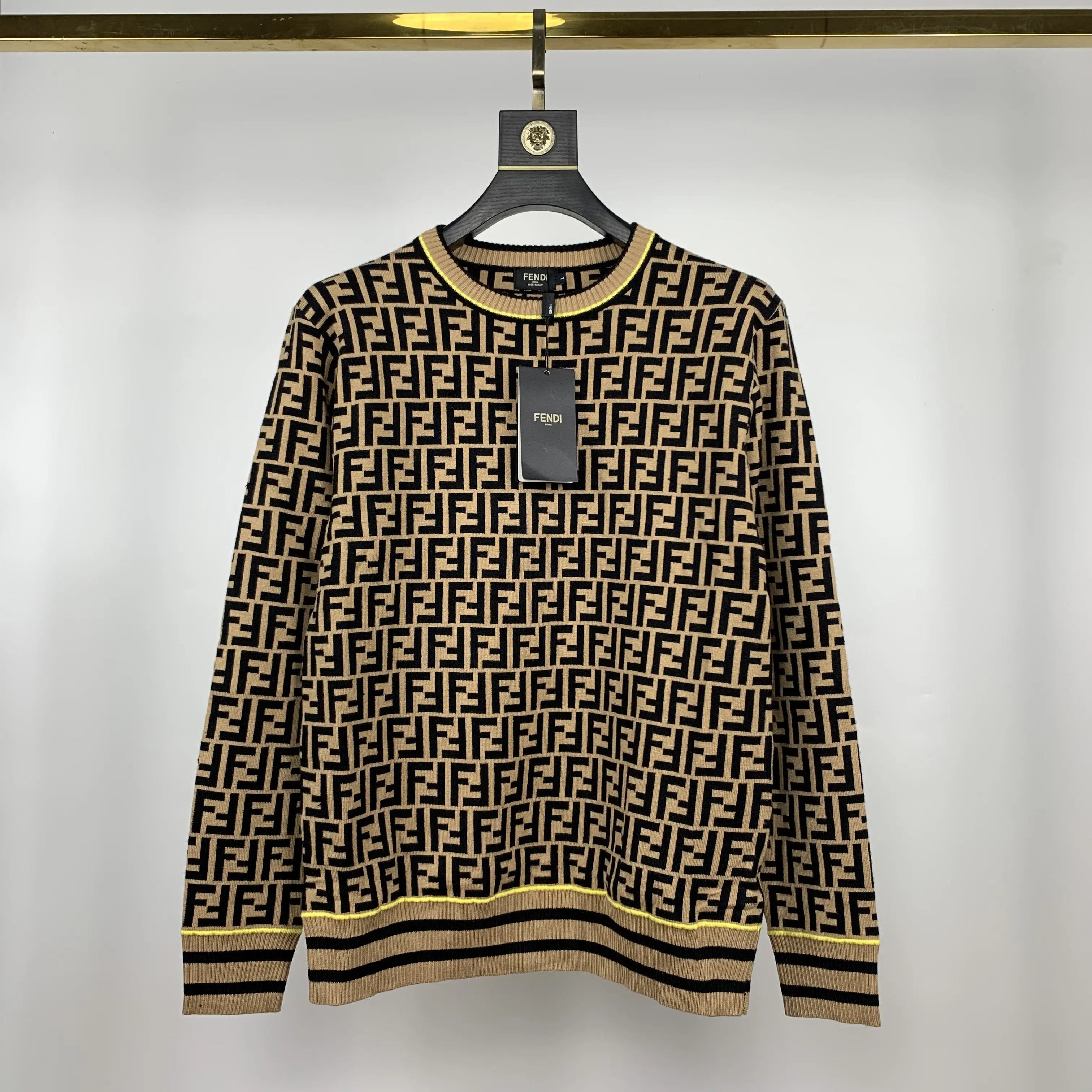 FENDI - SWEATSHIRT - https://treadfitpro.com/