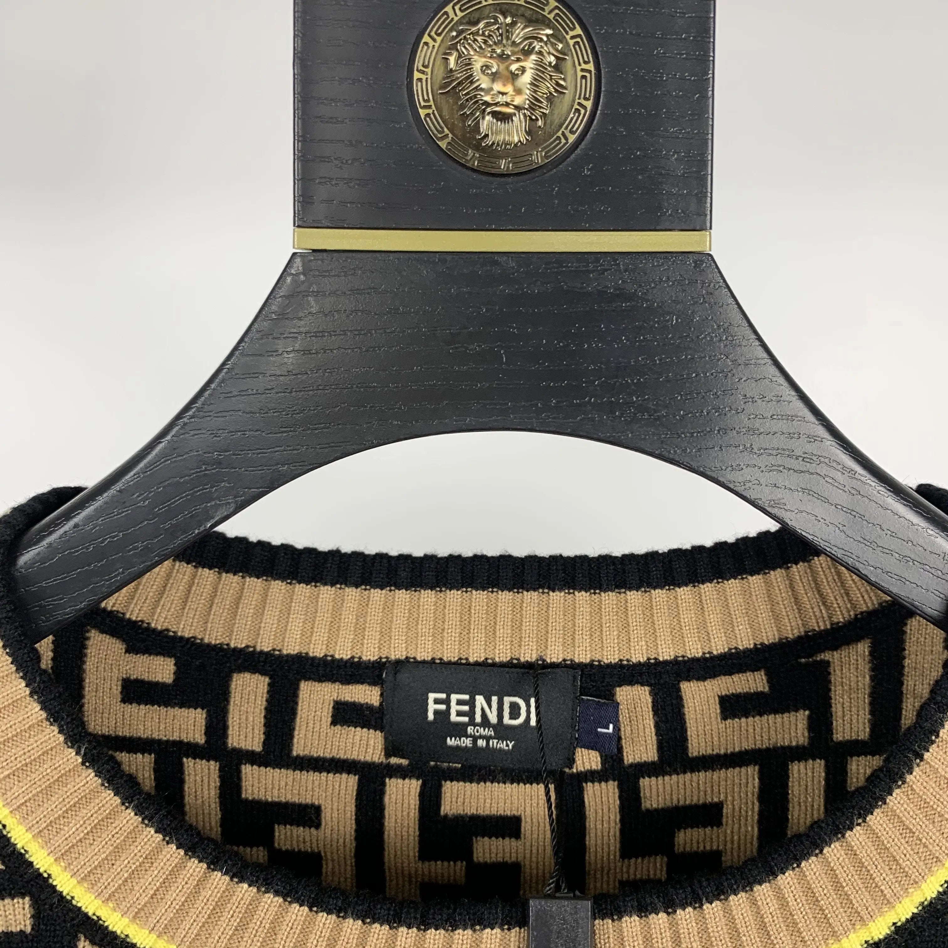 FENDI - SWEATSHIRT - https://treadfitpro.com/