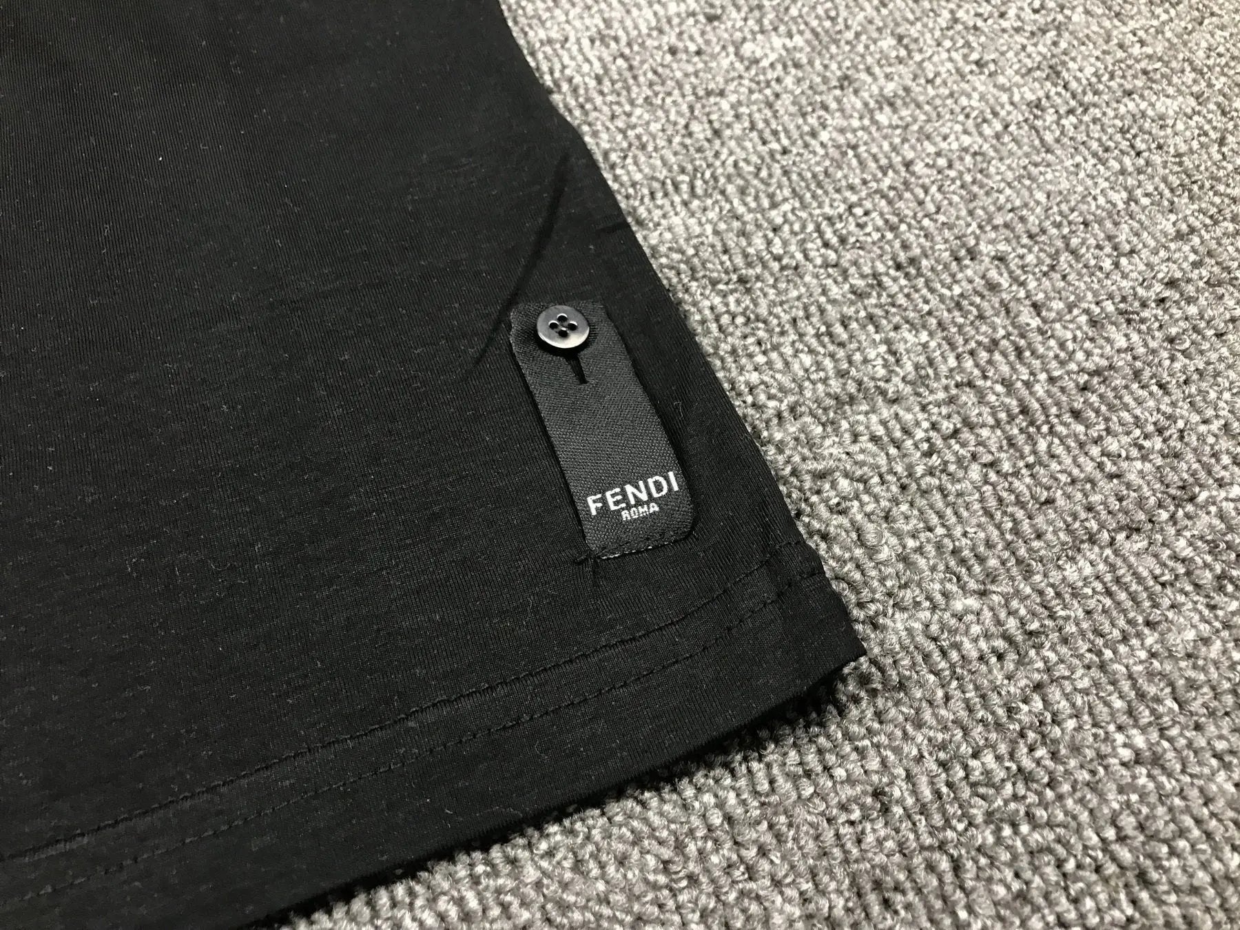 FENDI - T SHIRT - https://treadfitpro.com/