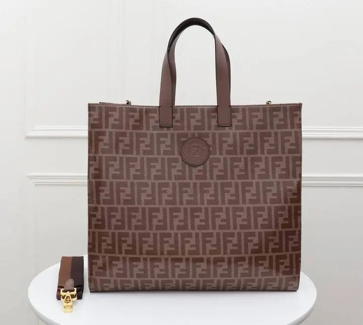 FENDI - TOTE BAG - https://treadfitpro.com/