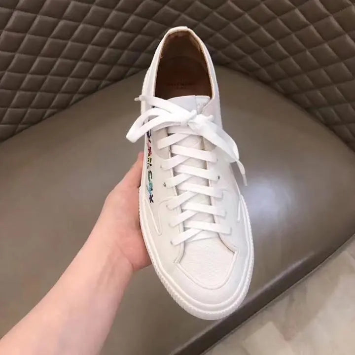 GIVENCHY - SNEAKERS - https://treadfitpro.com/