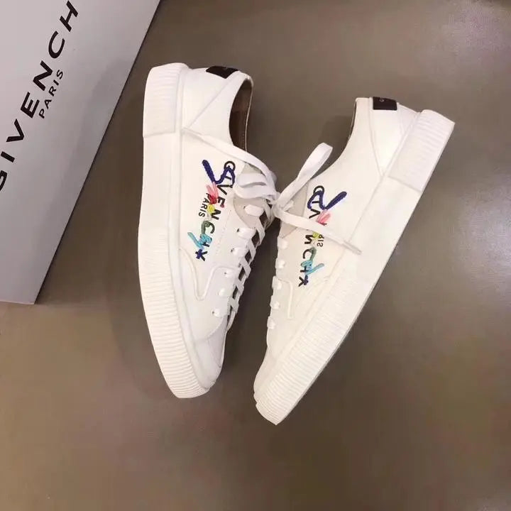 GIVENCHY - SNEAKERS - https://treadfitpro.com/