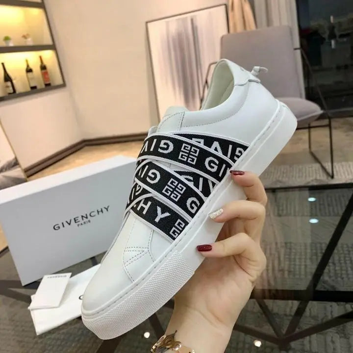 GIVENCHY - SNEAKERS - https://treadfitpro.com/