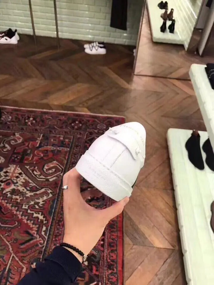 GIVENCHY - SNEAKERS - https://treadfitpro.com/