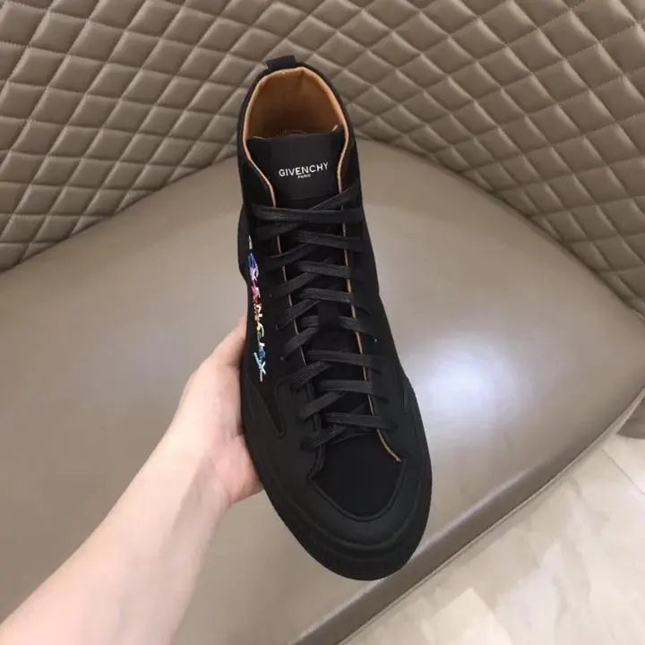 GIVENCHY - SNEAKERS - https://treadfitpro.com/