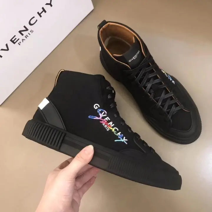 GIVENCHY - SNEAKERS - https://treadfitpro.com/