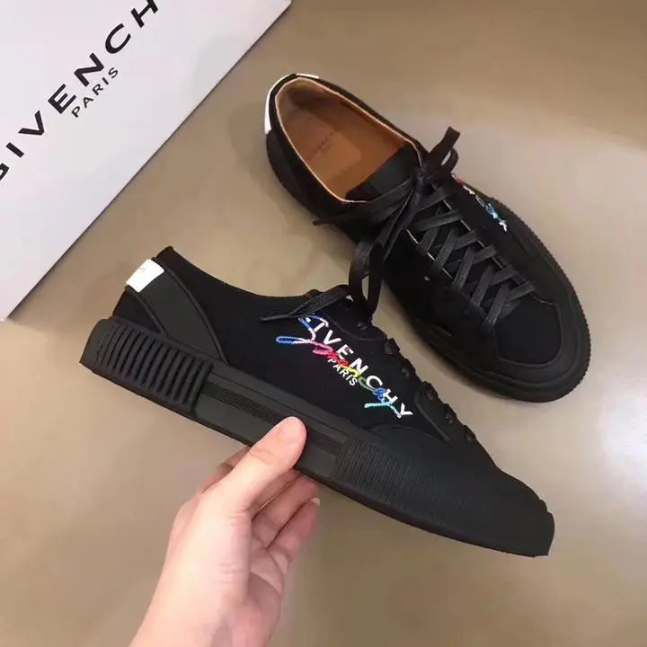 GIVENCHY - SNEAKERS - https://treadfitpro.com/