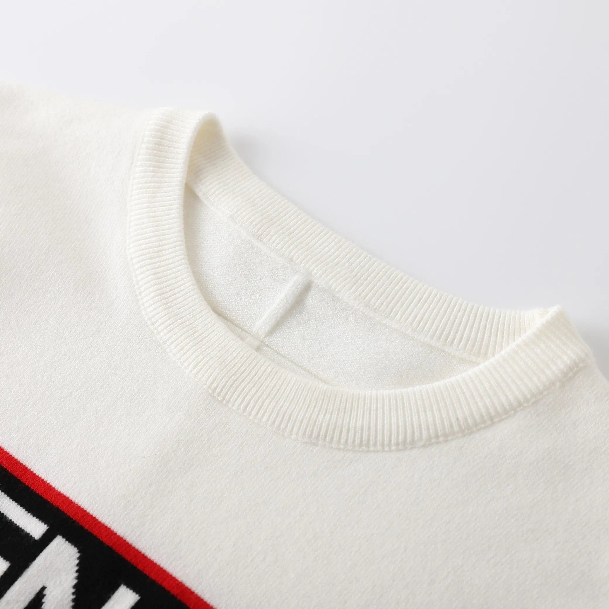 GIVENCHY - SWEATSHIRT - https://treadfitpro.com/