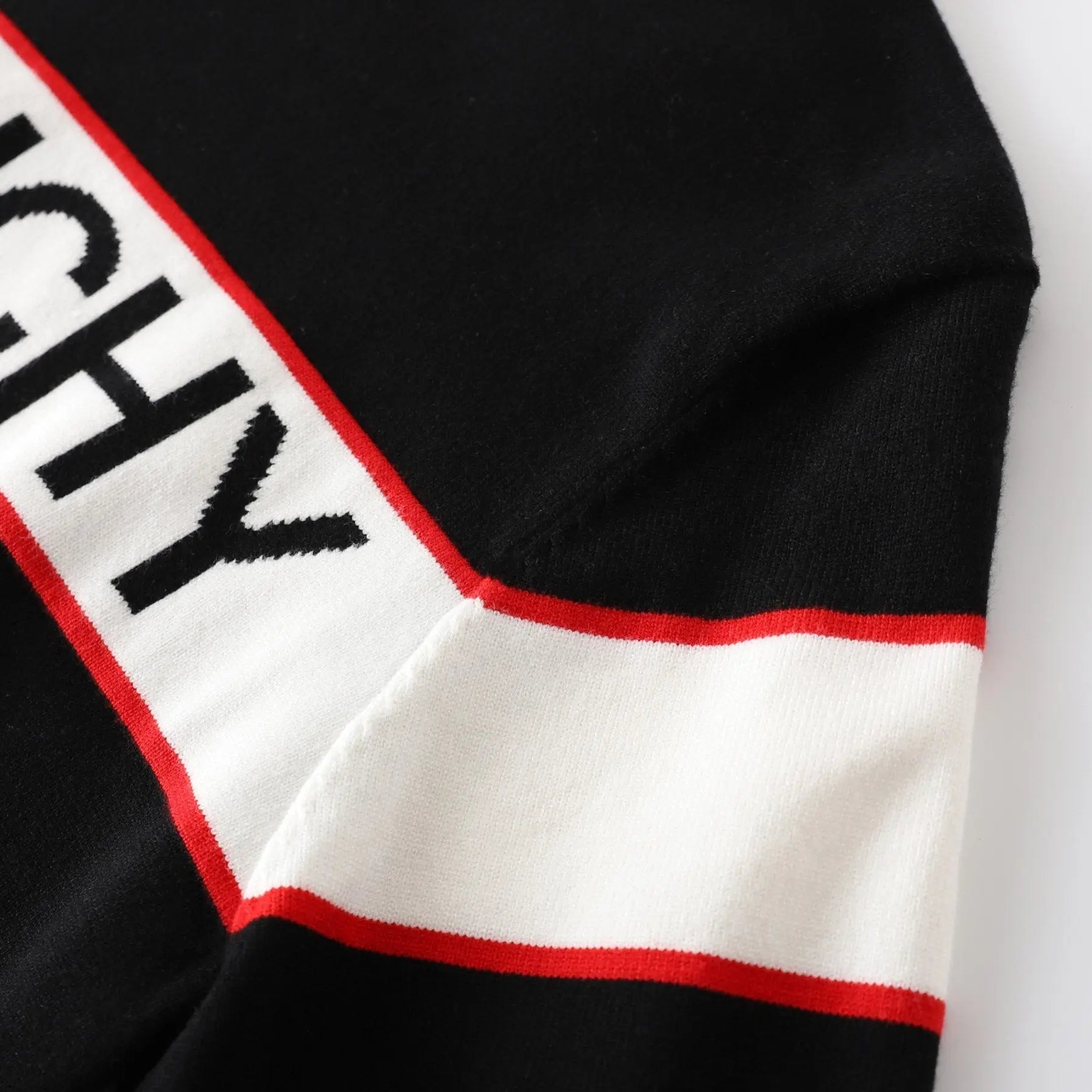 GIVENCHY - SWEATSHIRT - https://treadfitpro.com/