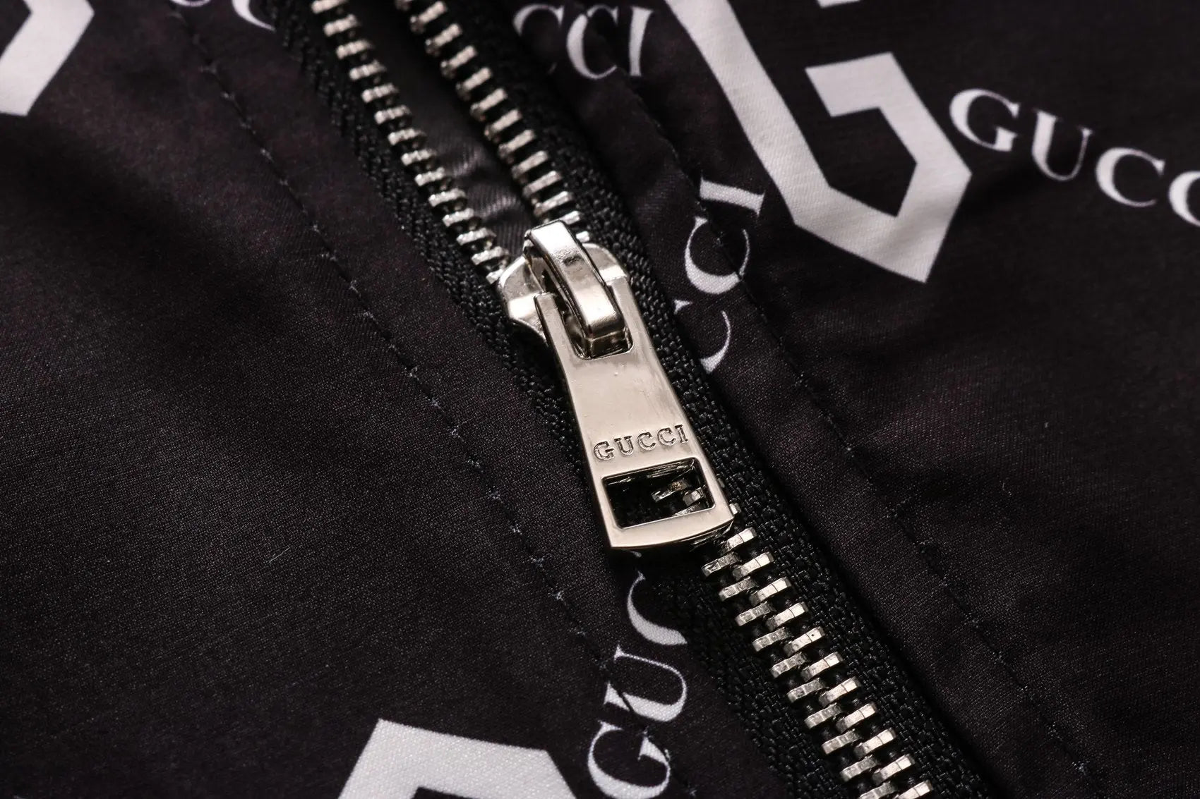 GUCCI - JACKET - https://treadfitpro.com/