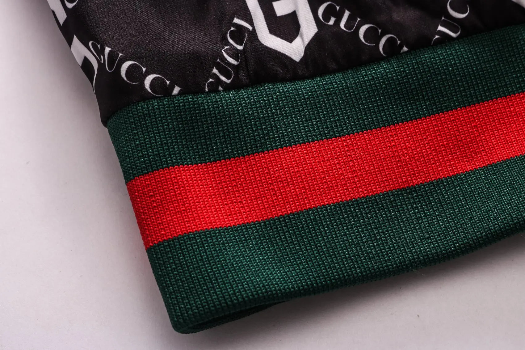 GUCCI - JACKET - https://treadfitpro.com/