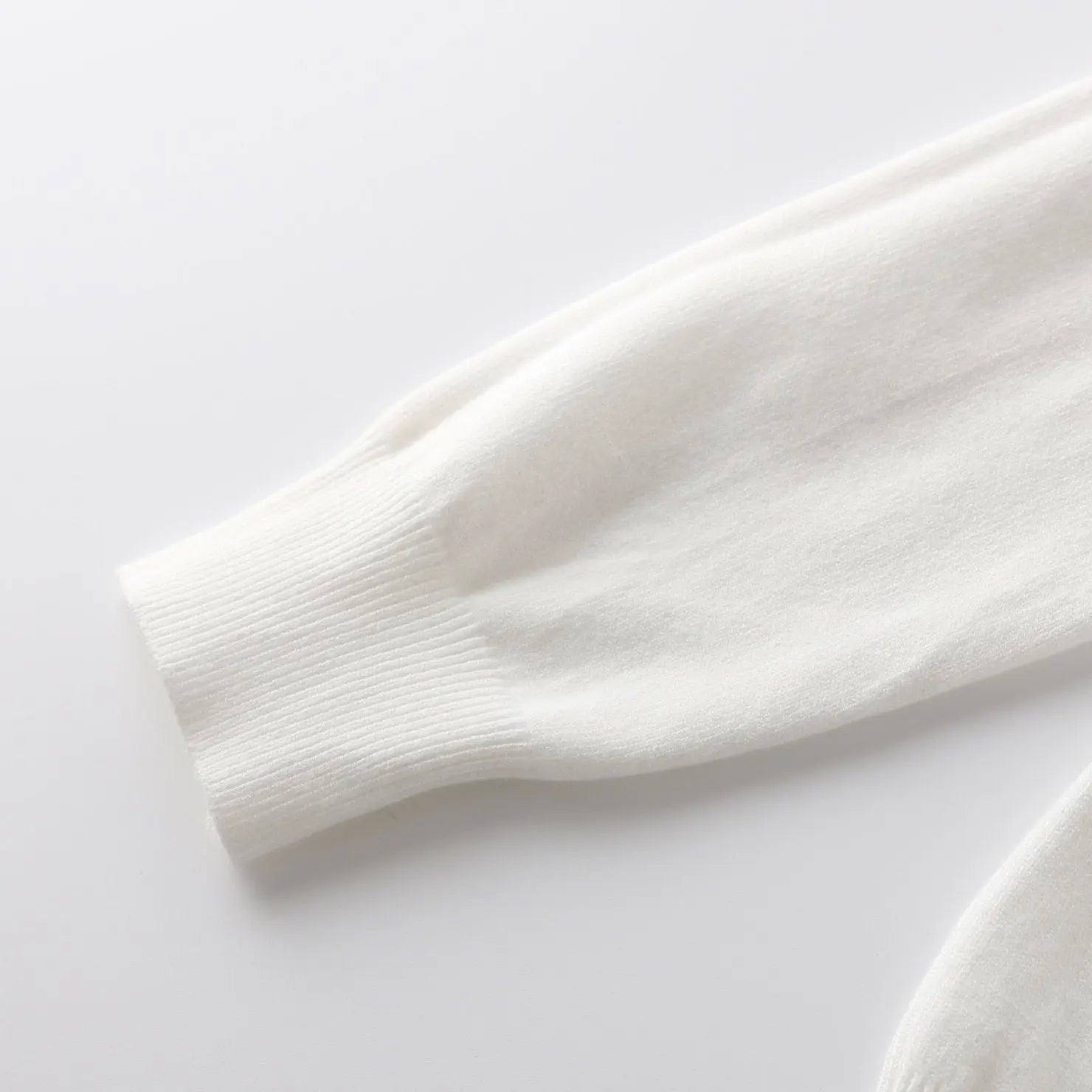 GUCCI - SWEATSHIRT - https://treadfitpro.com/