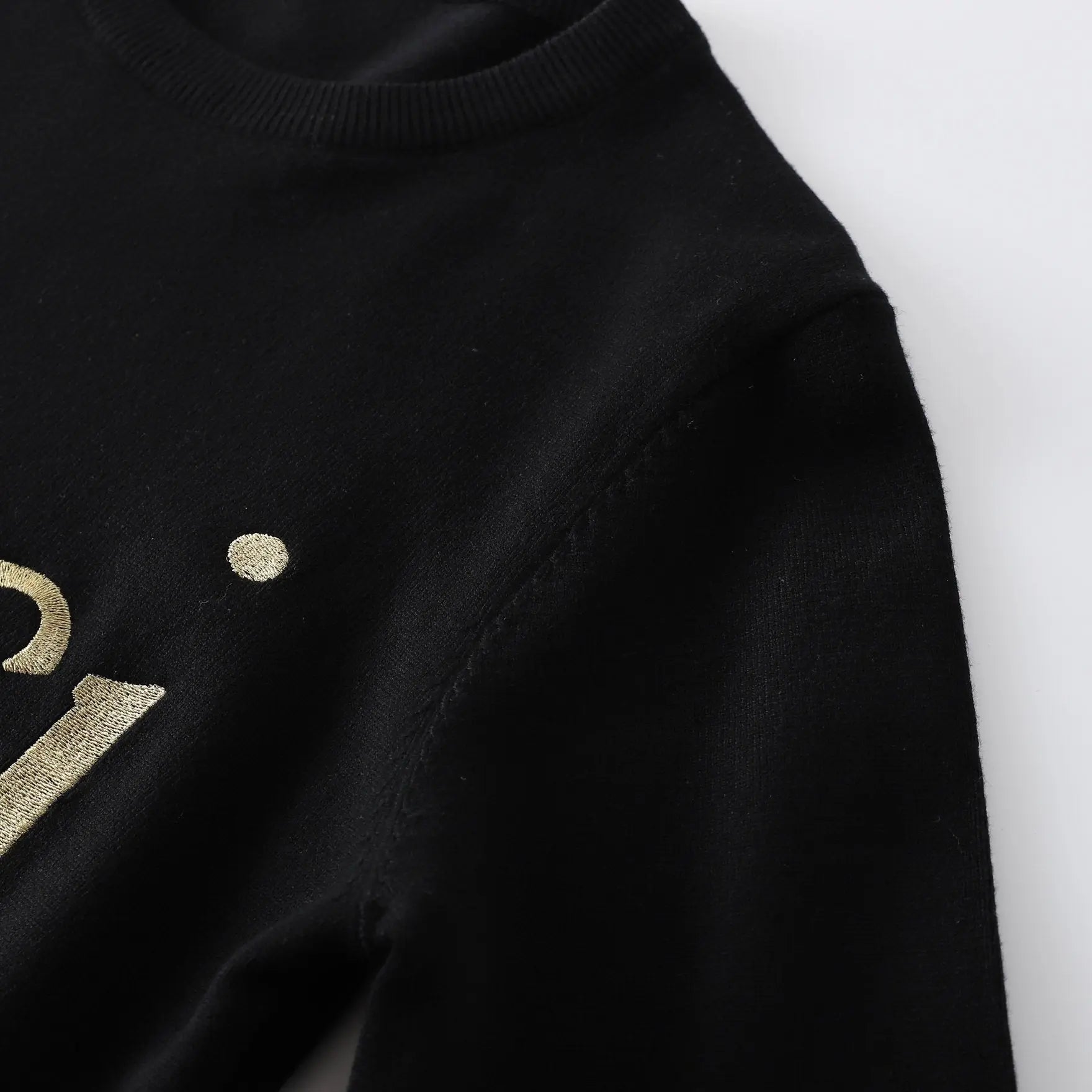 GUCCI - SWEATSHIRT - https://treadfitpro.com/