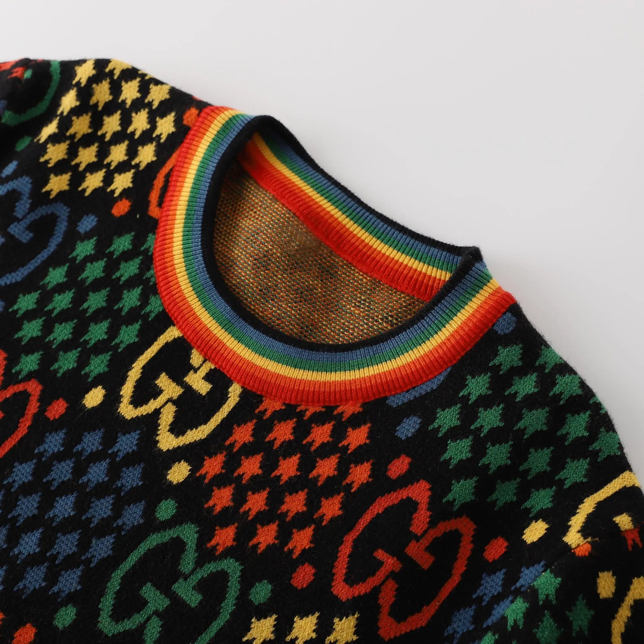 GUCCI - SWEATSHIRT - https://treadfitpro.com/