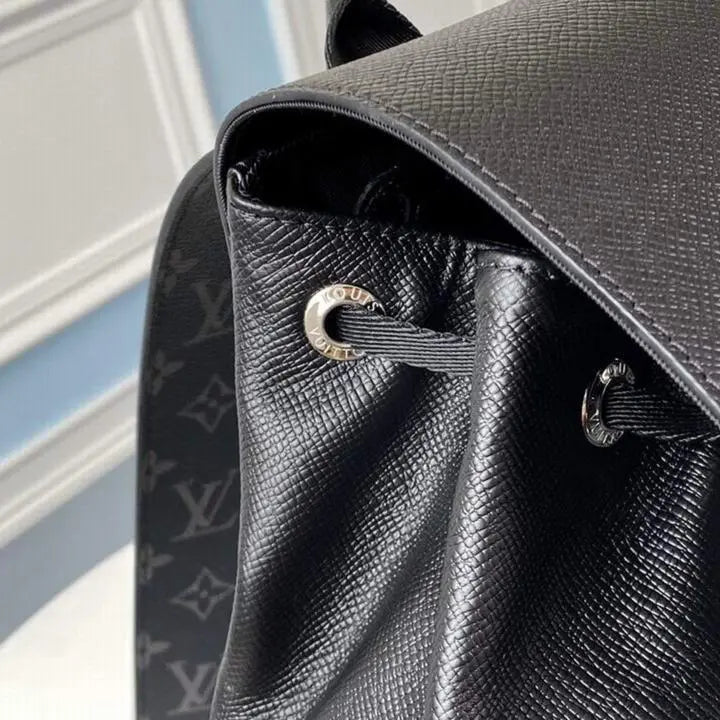 LOUIS VUITTON - BACKPACK - https://treadfitpro.com/