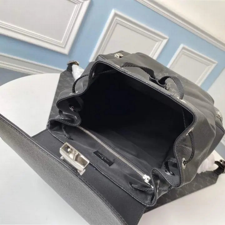LOUIS VUITTON - BACKPACK - https://treadfitpro.com/