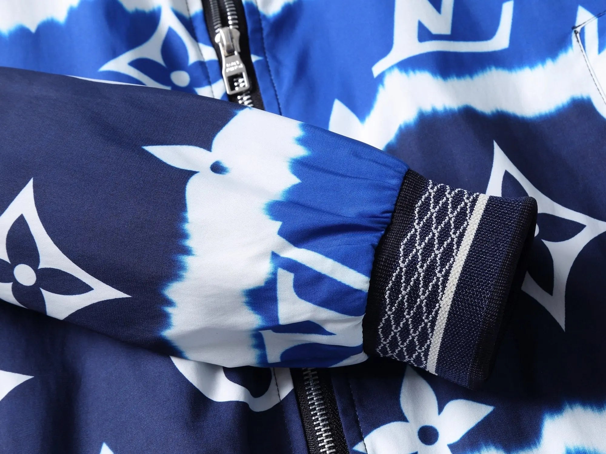 LOUIS VUITTON - JACKET - https://treadfitpro.com/