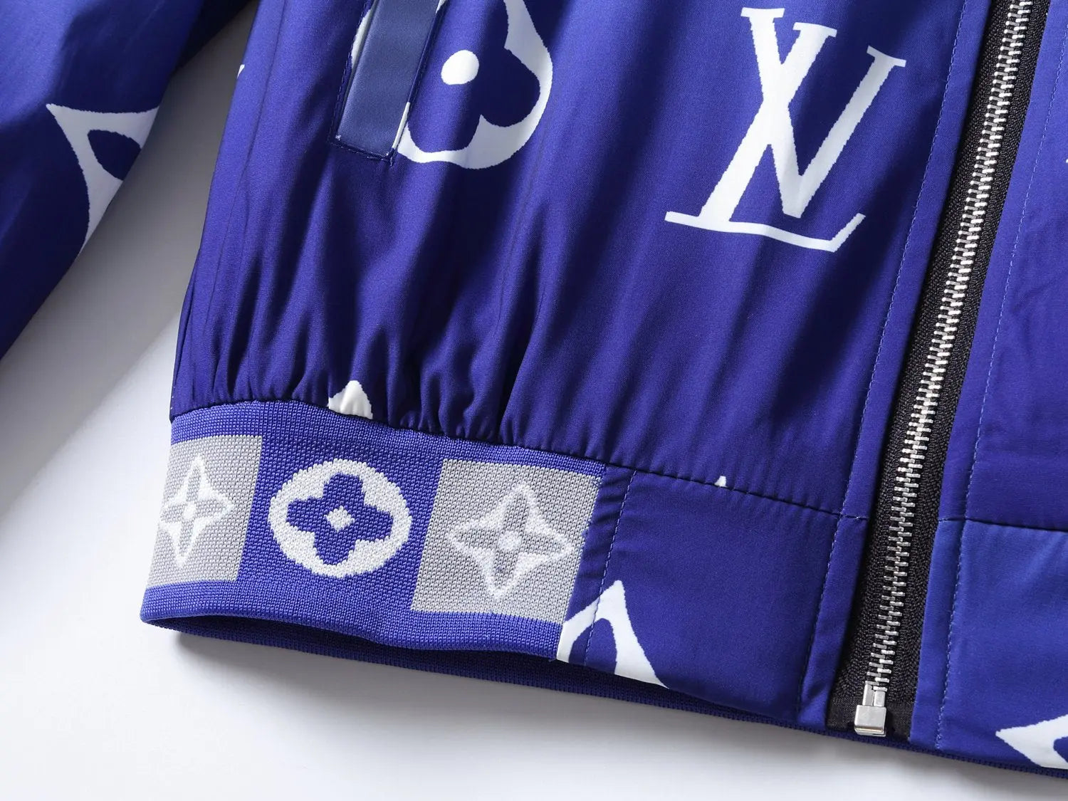 LOUIS VUITTON - JACKET - https://treadfitpro.com/