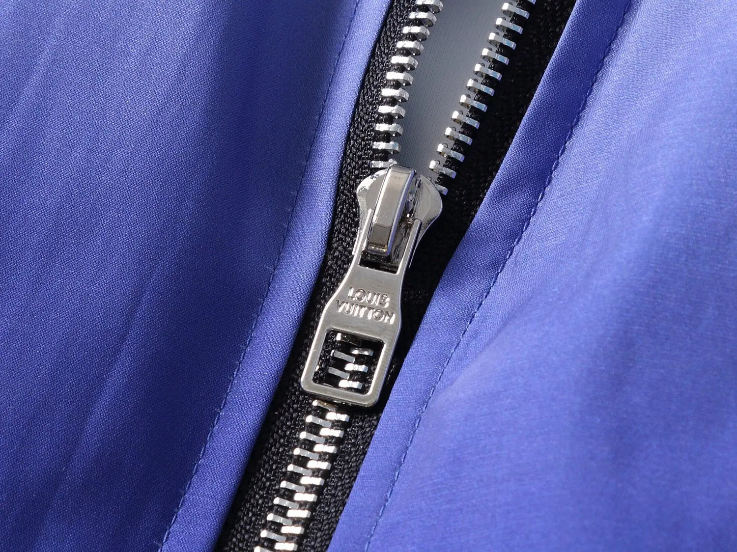 LOUIS VUITTON - JACKET - https://treadfitpro.com/