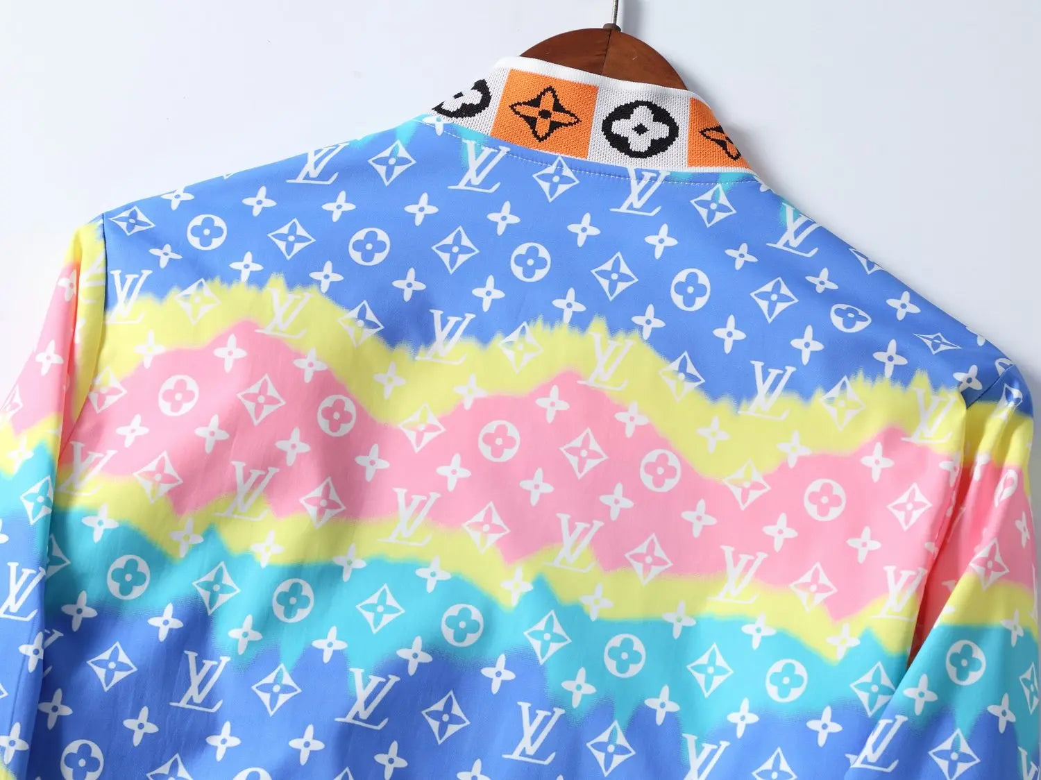 LOUIS VUITTON - JACKET - https://treadfitpro.com/