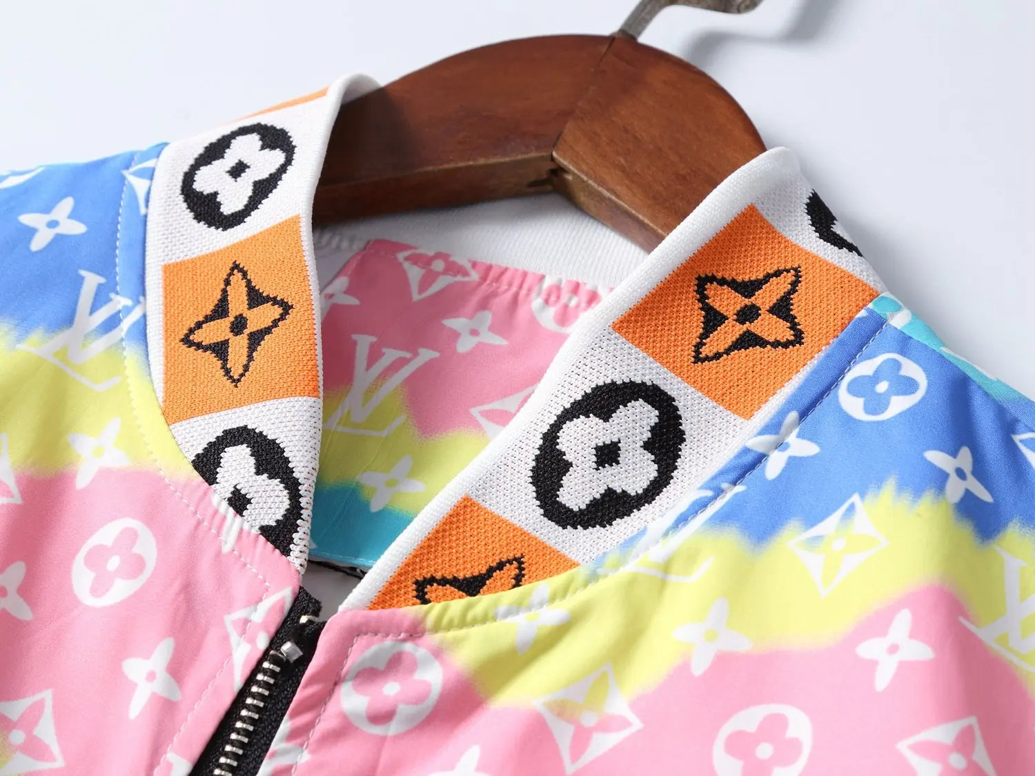 LOUIS VUITTON - JACKET - https://treadfitpro.com/