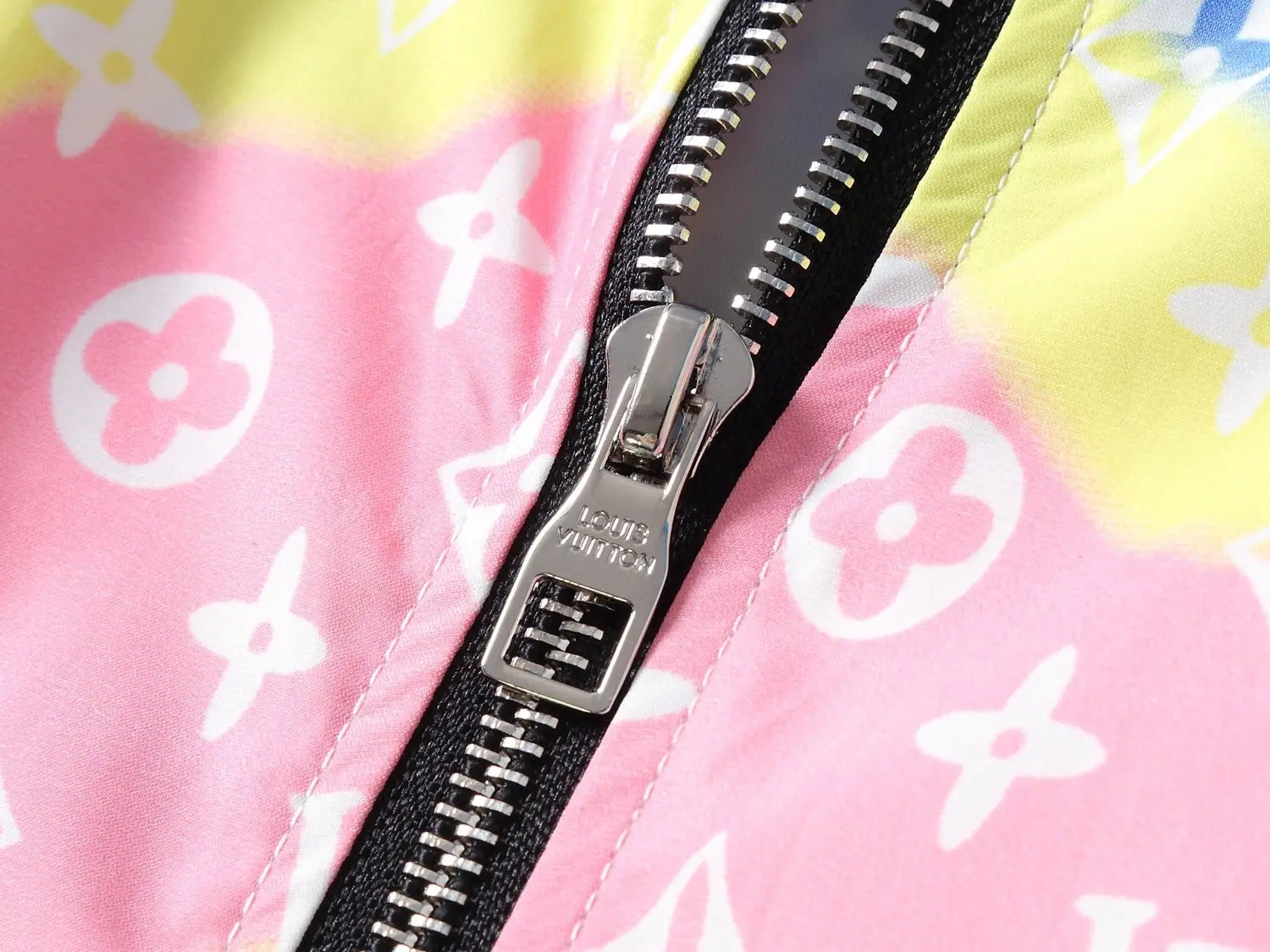 LOUIS VUITTON - JACKET - https://treadfitpro.com/