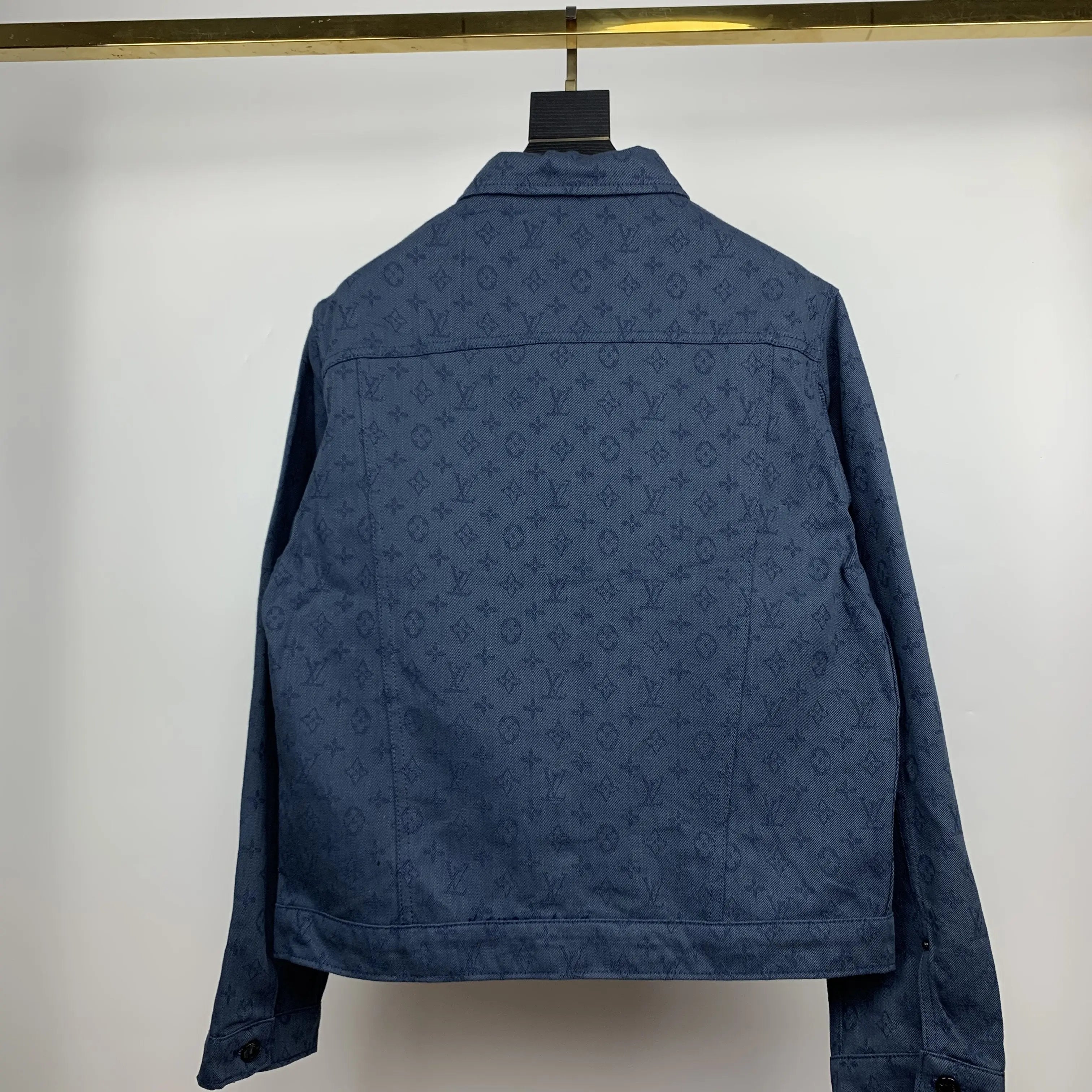 LOUIS VUITTON - JACKET - https://treadfitpro.com/
