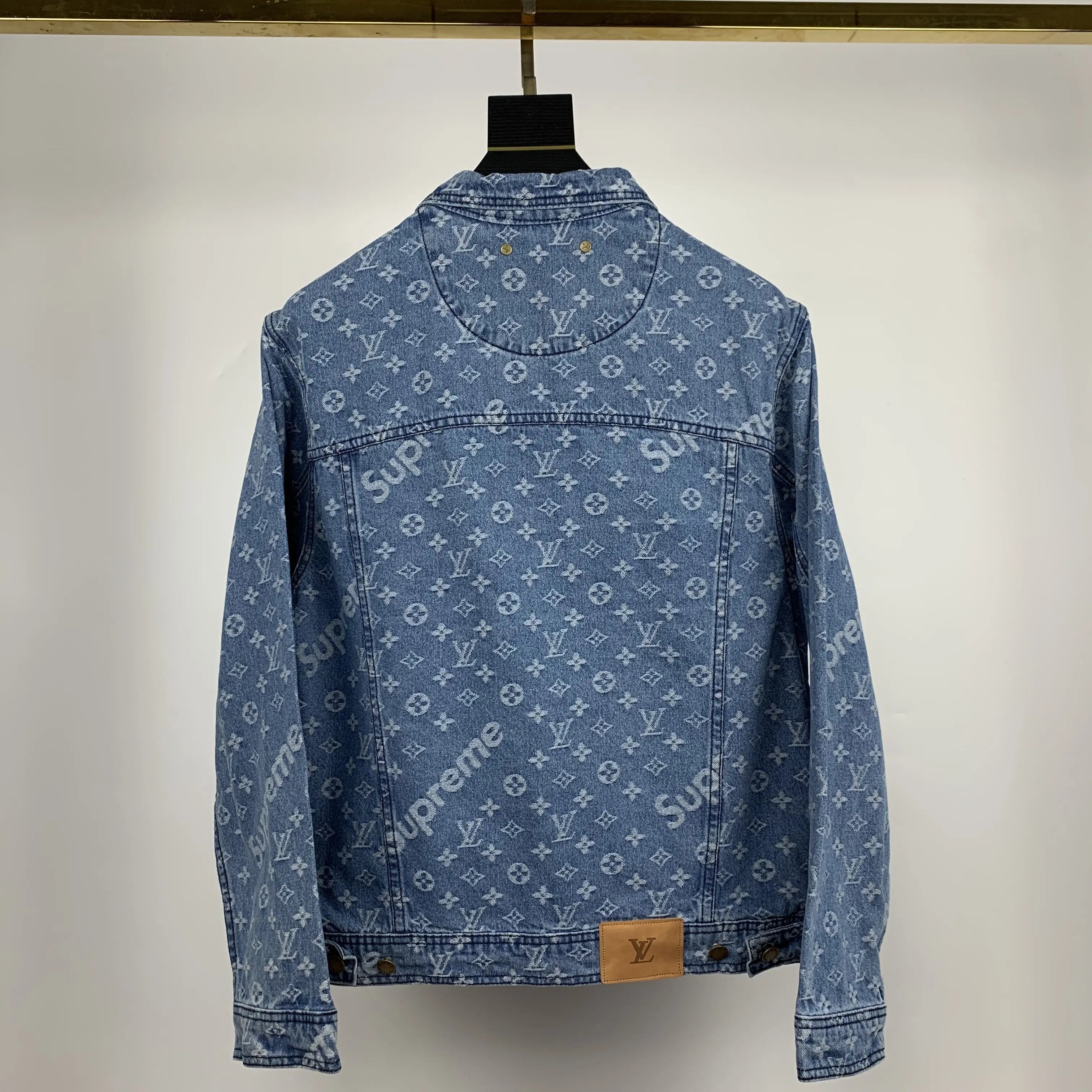 LOUIS VUITTON - JACKET - https://treadfitpro.com/