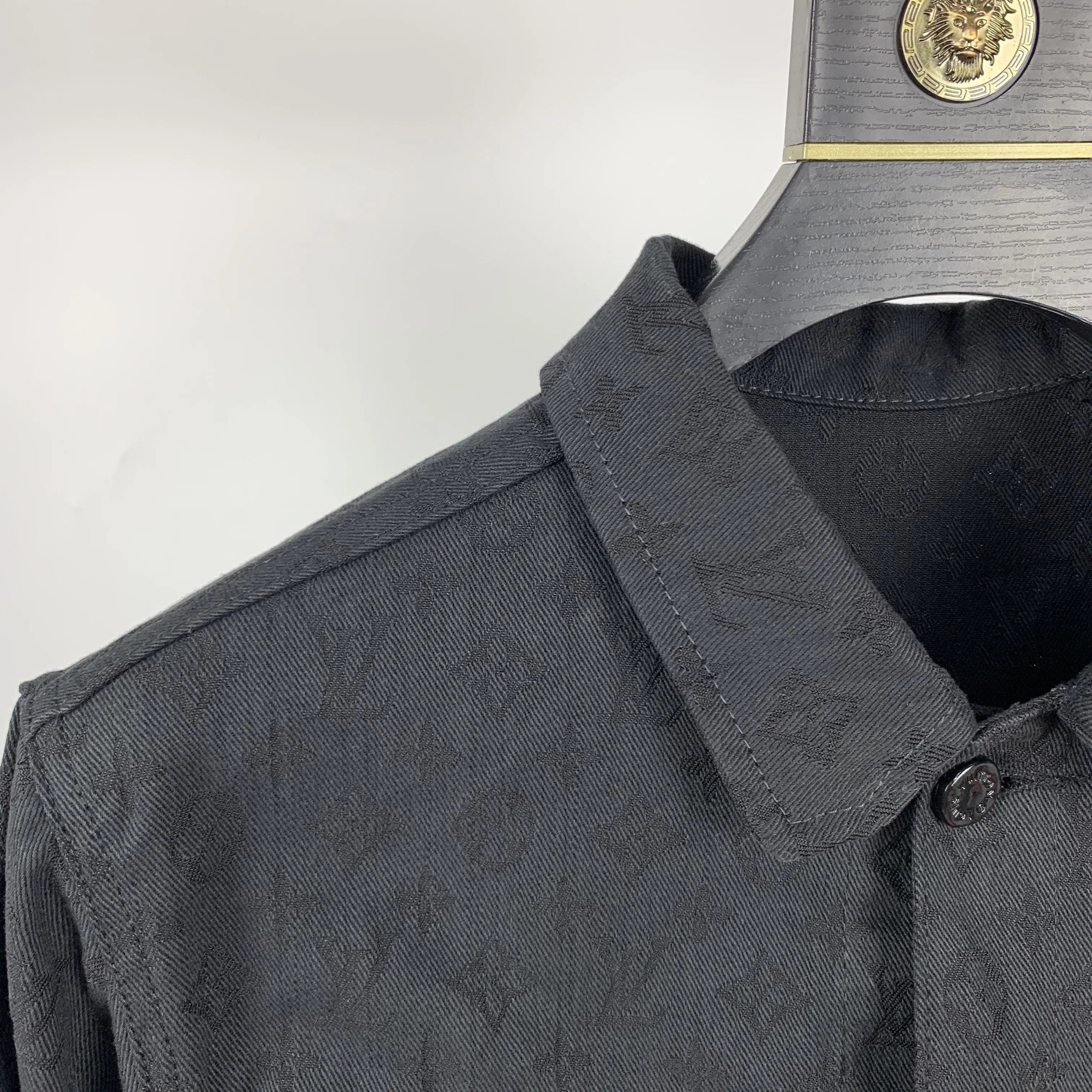 LOUIS VUITTON - JACKET - https://treadfitpro.com/