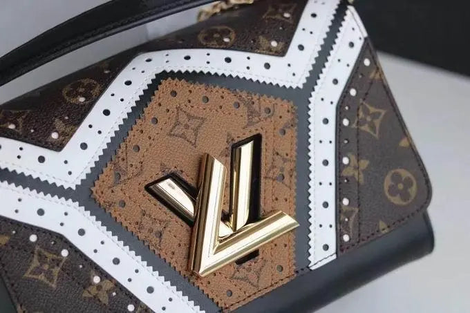LOUIS VUITTON - SAC À BANDOULIÈRE - https://treadfitpro.com/