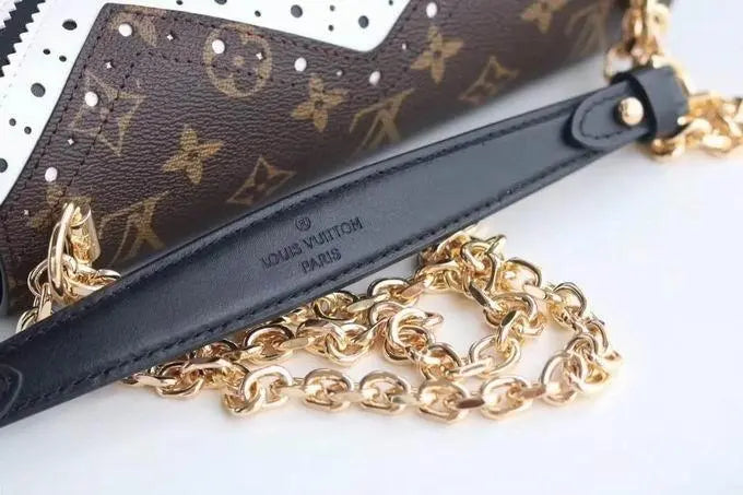 LOUIS VUITTON - SAC À BANDOULIÈRE - https://treadfitpro.com/