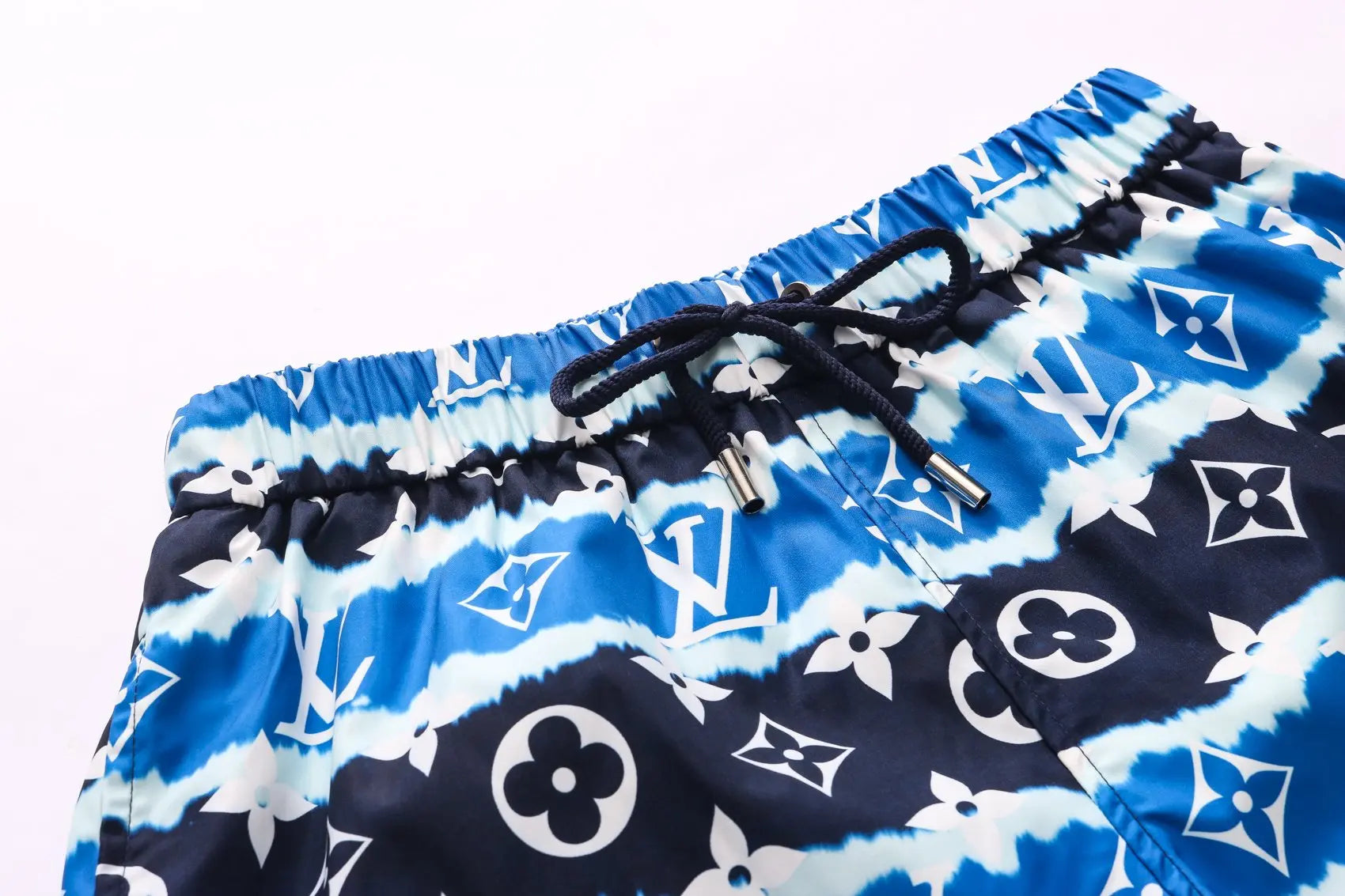 LOUIS VUITTON - SHORT - https://treadfitpro.com/