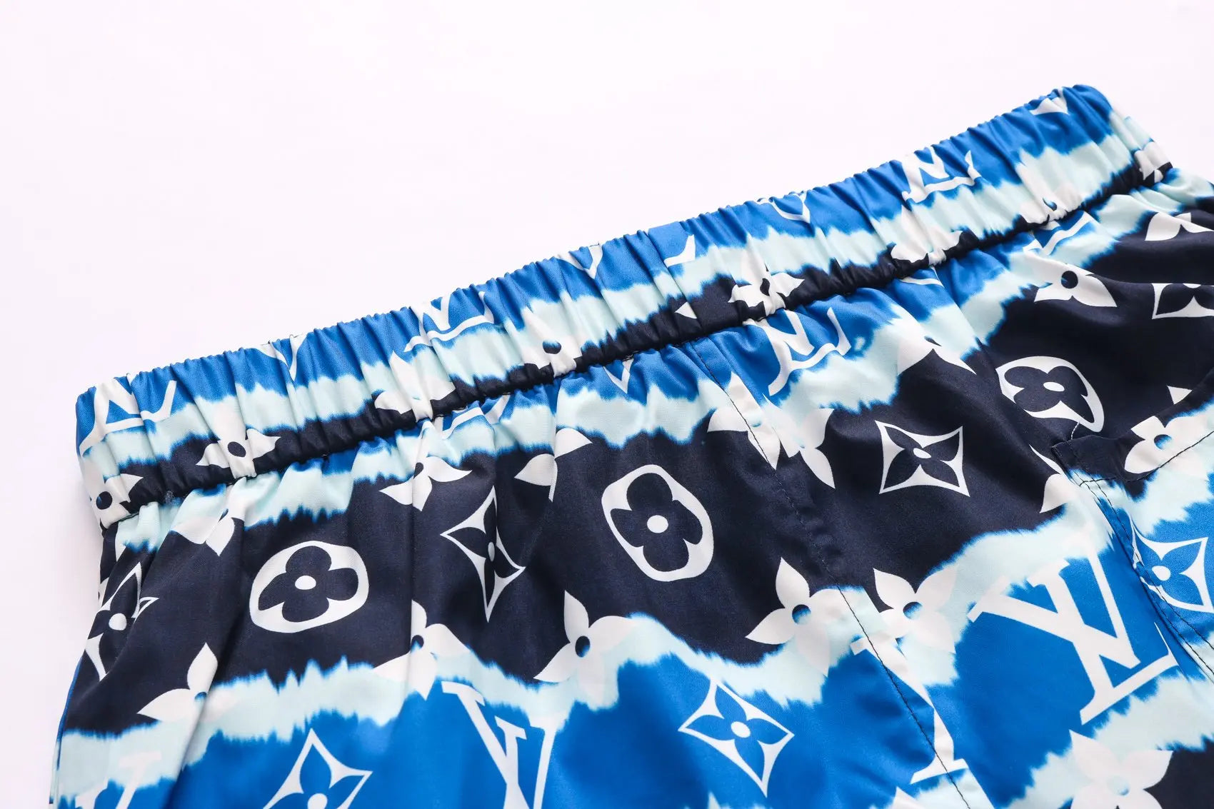 LOUIS VUITTON - SHORT - https://treadfitpro.com/