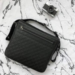 LOUIS VUITTON - SHOULDER BAG - https://treadfitpro.com/