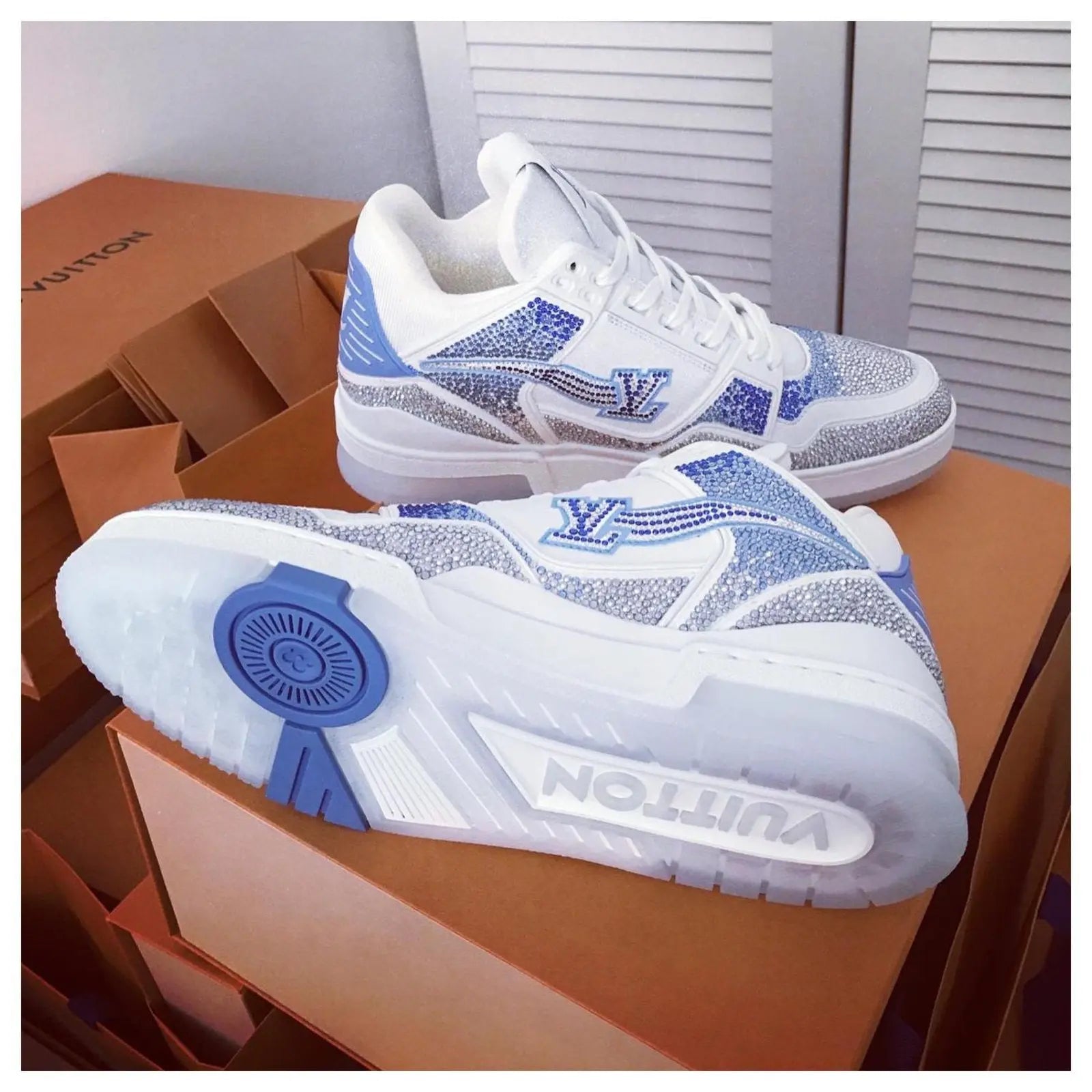 LOUIS VUITTON - SNEAKER - https://treadfitpro.com/