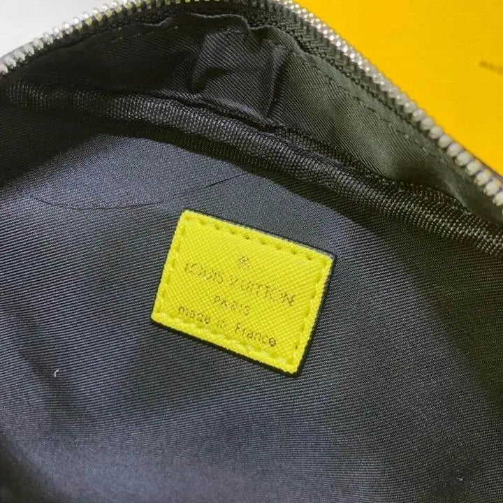 LOUIS VUITTON - WAIST BAG - https://treadfitpro.com/