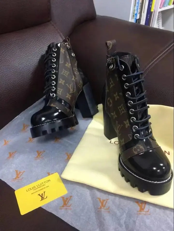 LOUIS VUITTON - WOMEN'S BOOTS - https://treadfitpro.com/