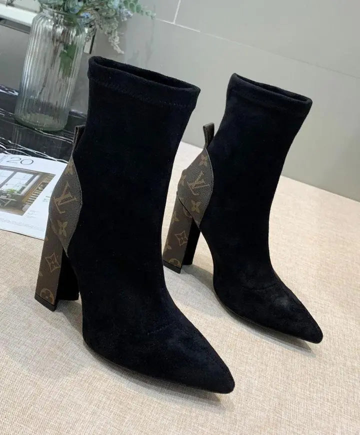 LOUIS VUITTON - WOMEN'S BOOTS - https://treadfitpro.com/