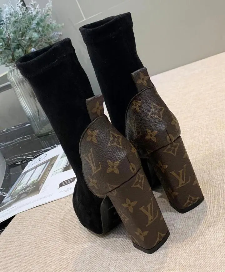 LOUIS VUITTON - WOMEN'S BOOTS - https://treadfitpro.com/