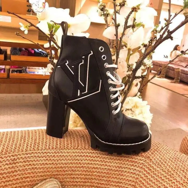 LOUIS VUITTON - WOMEN'S BOOTS - https://treadfitpro.com/