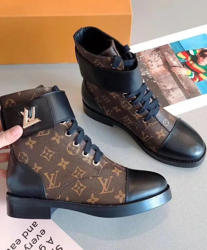 LOUIS VUITTON - WOMEN'S BOOTS - https://treadfitpro.com/
