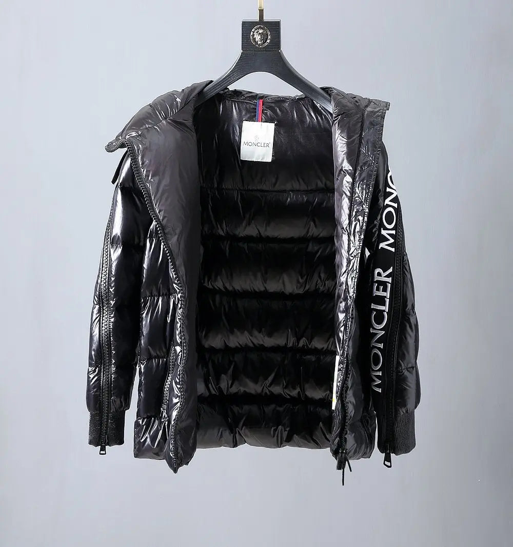 MONCLER - JACKET - https://treadfitpro.com/