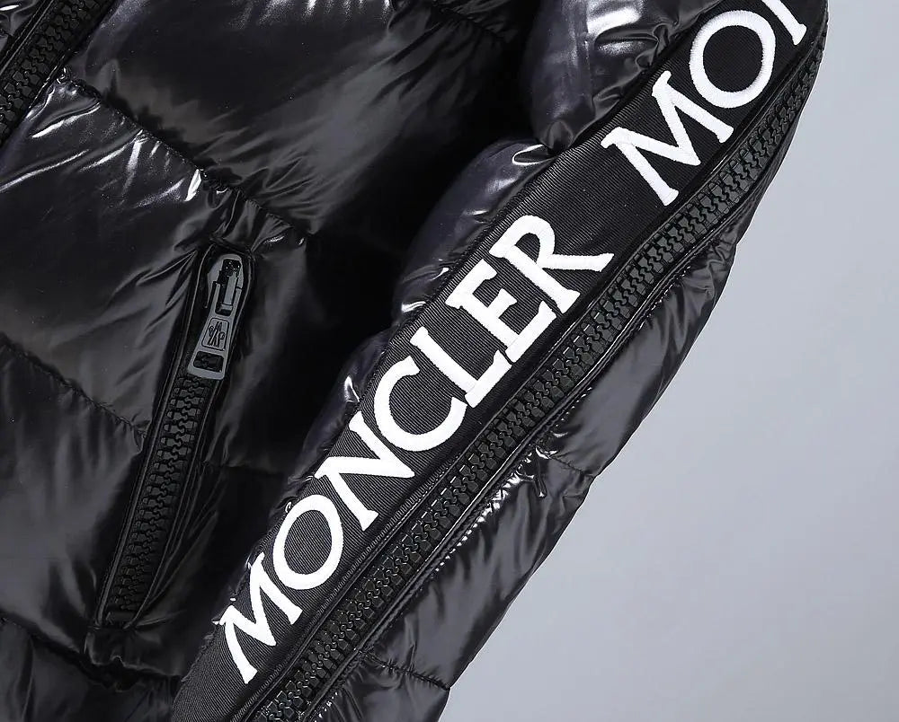 MONCLER - JACKET - https://treadfitpro.com/