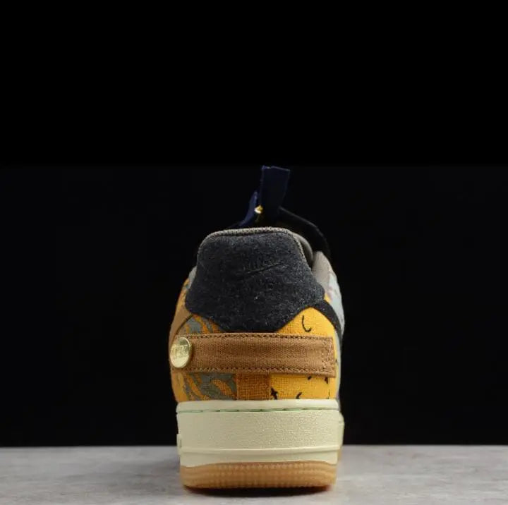 NIKE - AIR FORCE 1 - https://treadfitpro.com/